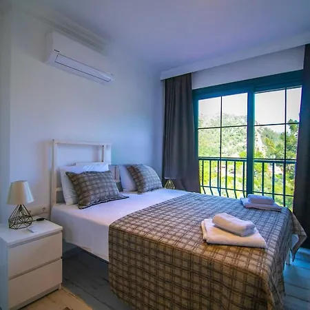 Villa Dadya 4 - Turgut Da Oezel Havuzlu Denize Yakin Lueks *