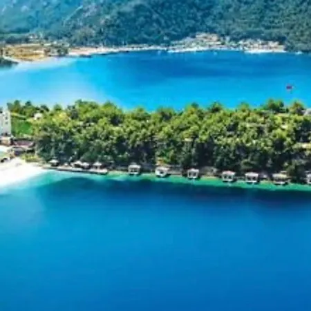 Dadya 4 - Turgut Da Oezel Havuzlu Denize Yakin Lueks 马尔马里斯