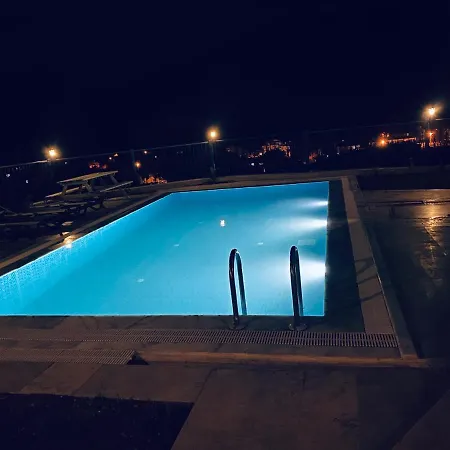 Dadya 4 - Turgut Da Oezel Havuzlu Denize Yakin Lueks Marmaris