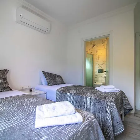 Dadya 4 - Turgut Da Oezel Havuzlu Denize Yakin Lueks * Marmaris