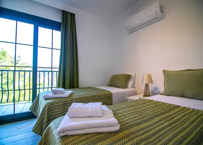 Dadya 4 - Turgut Da Oezel Havuzlu Denize Yakin Lueks * Marmaris